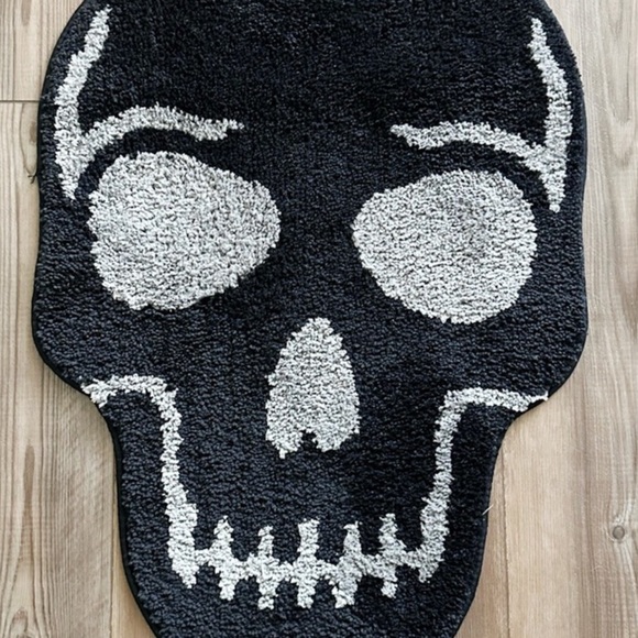 Skull Bath Rug - Picture 5 of 7